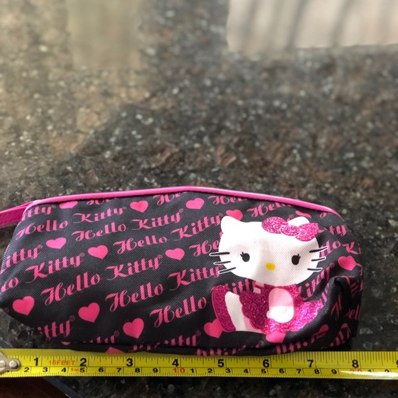Hello kitty plush and cosmetic bag - Picture 5 of 8